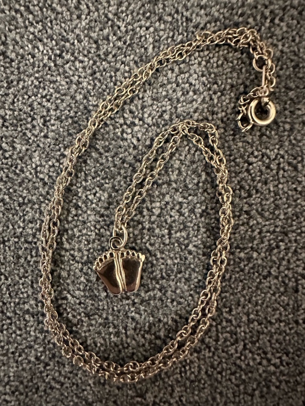 V. EVERS PRECIOUS FEET pendant